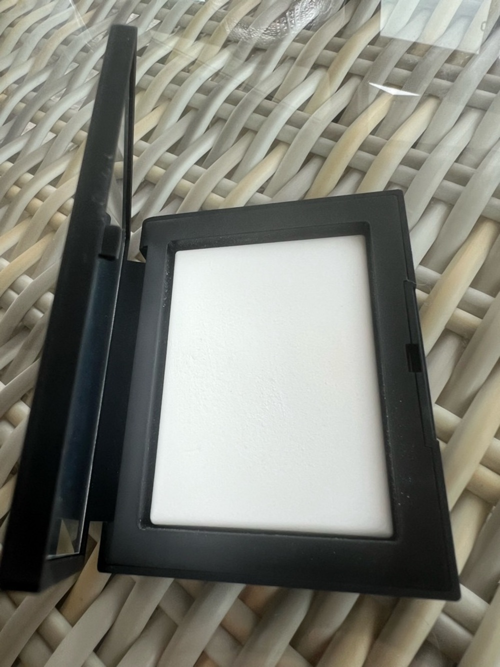 NARS Translucent Crystal setting powder
